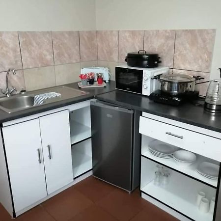 Orbanlife Lite Keetmanshoop Apartment ภายนอก รูปภาพ