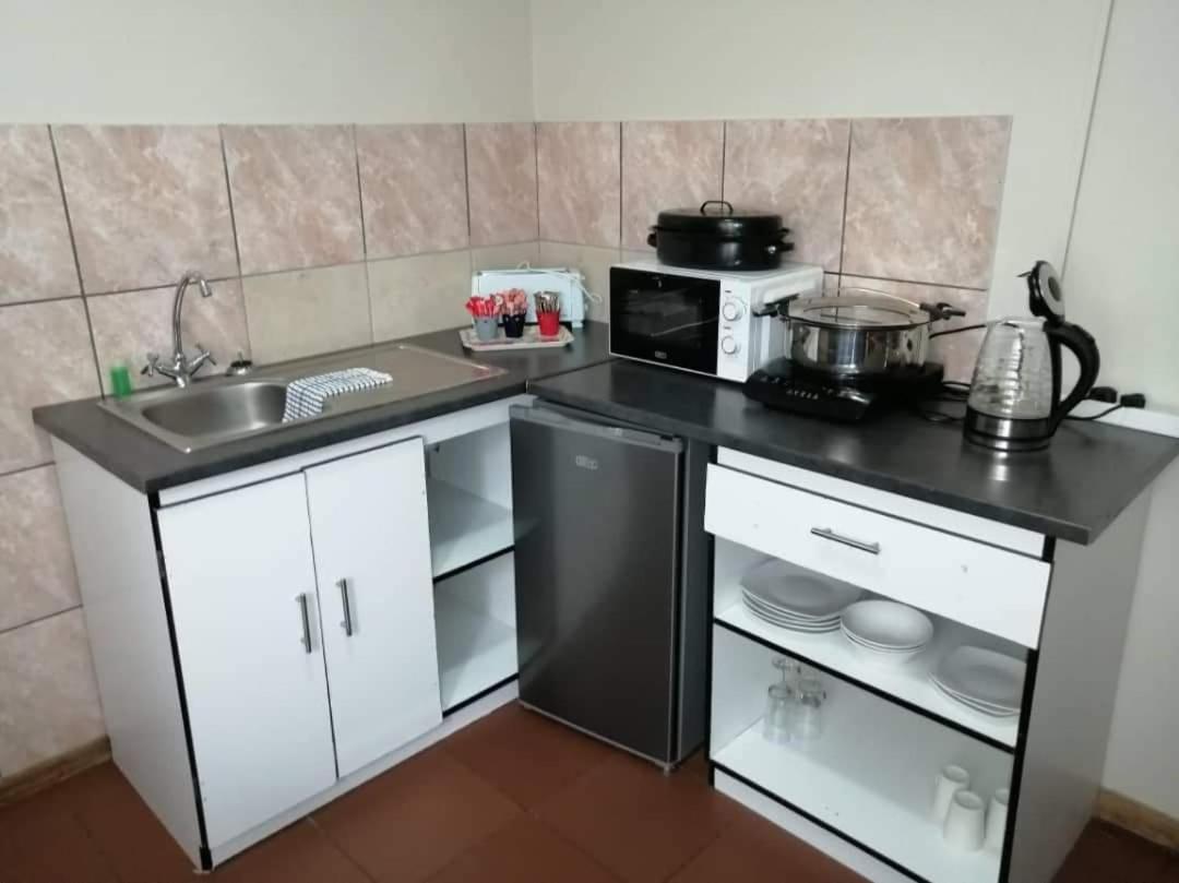 Orbanlife Lite Keetmanshoop Apartment ภายนอก รูปภาพ